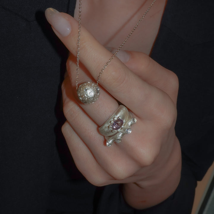 8 PLANETS Necklace (WHITE)