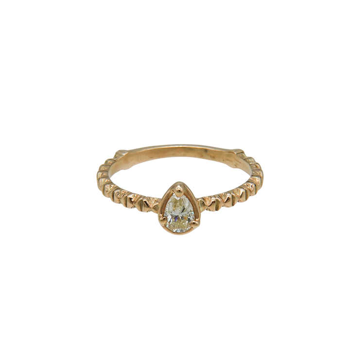 K10ファンシーカラーダイヤフィレンツェ彫りリング(一点もの)