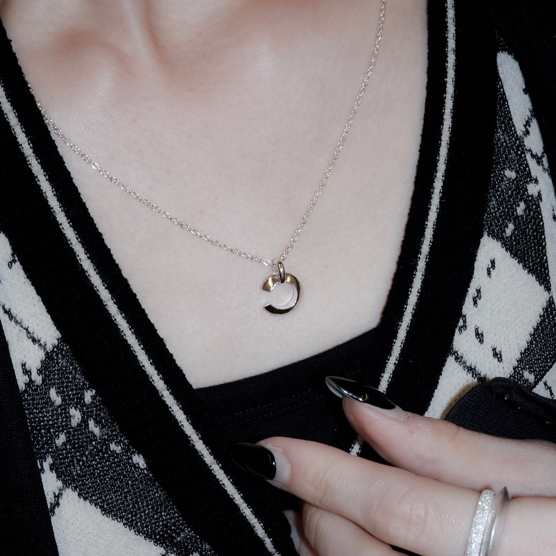 PLATE PENDANT NECKLACE SILVER MOISSANITE