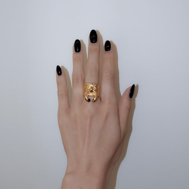 wall gem ring