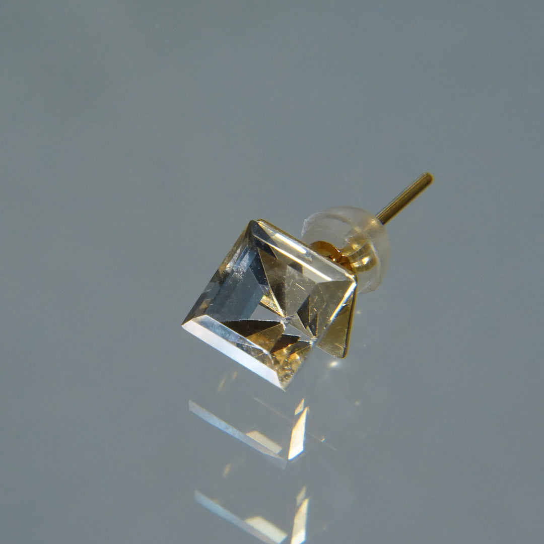 Reflection Quartz Stud Pierced Earring