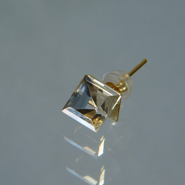 Reflection Quartz Stud Pierced Earring