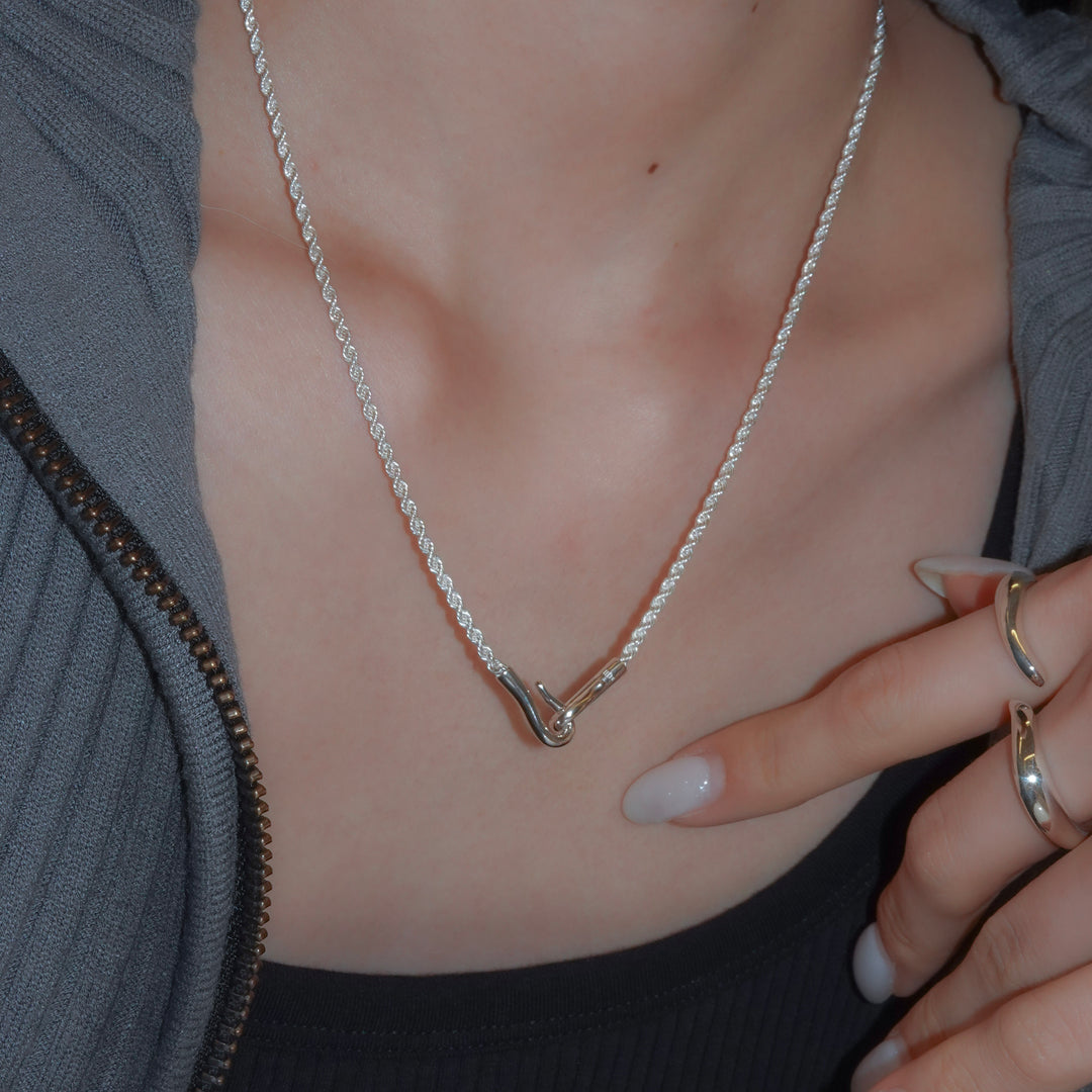 "Warp" chain necklace