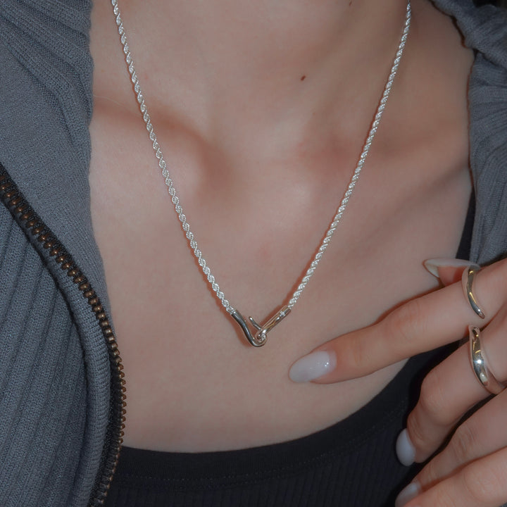 "Warp" chain necklace