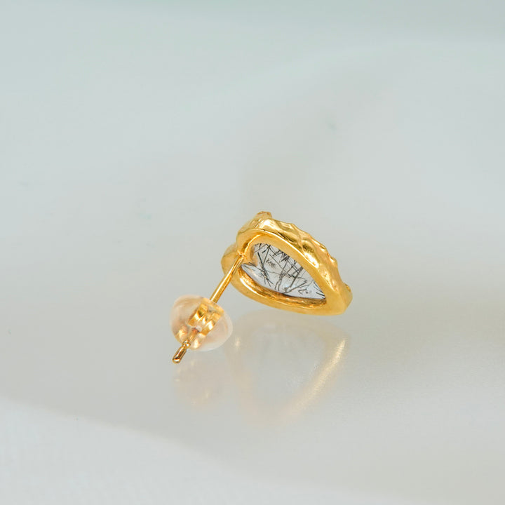 ラヴァハートルチルクオーツピアス(一点もの)