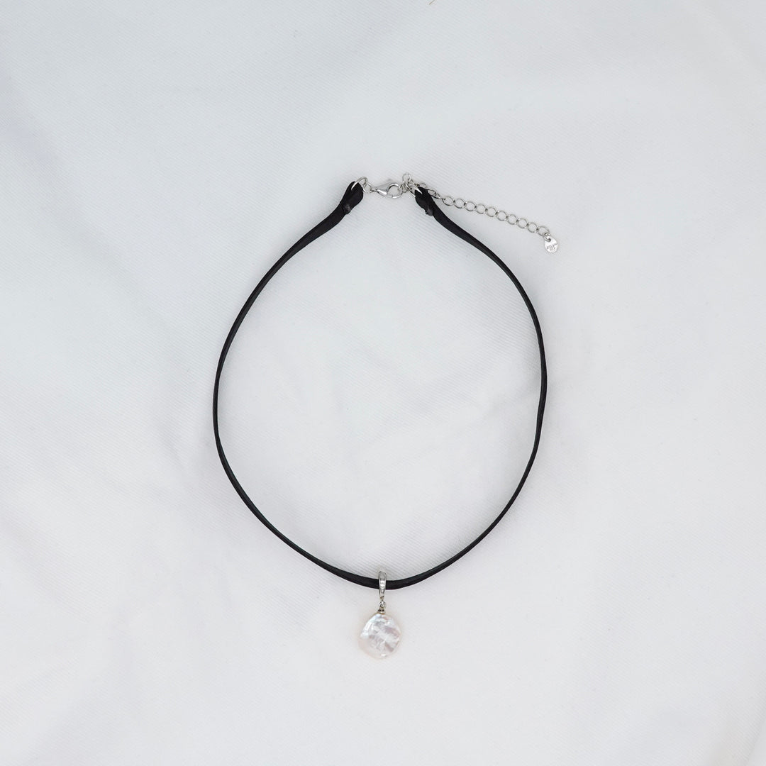 NOIR SINGLE PEARL CHOKER NECKLACE (Silver)