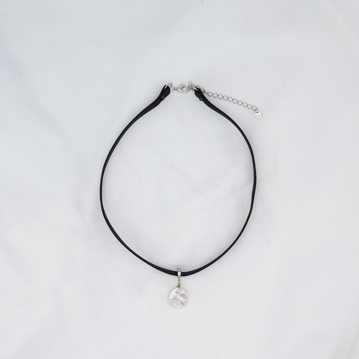 NOIR SINGLE PEARL CHOKER NECKLACE (Silver)