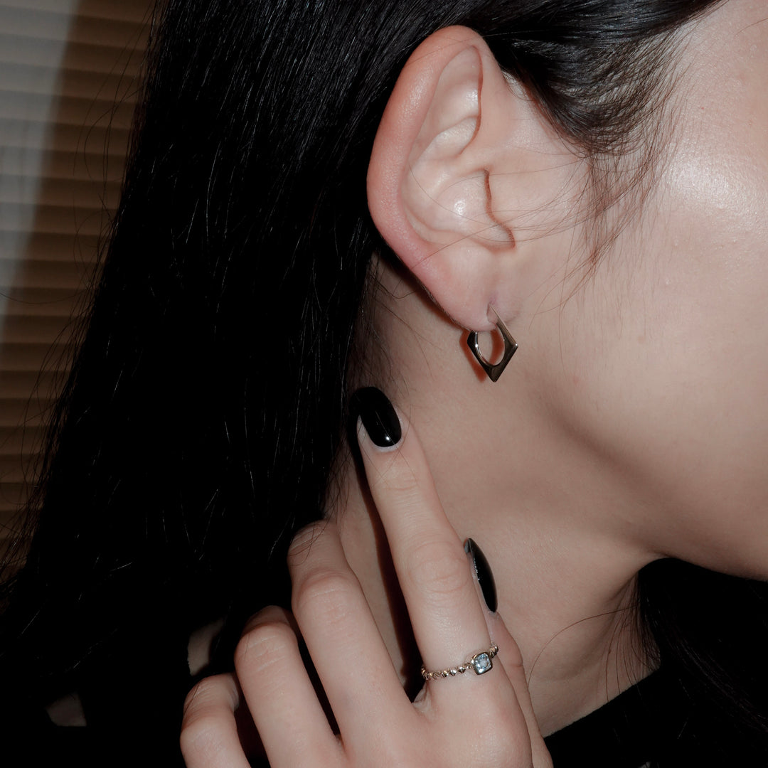 スモールスクエアピアス(RGP)