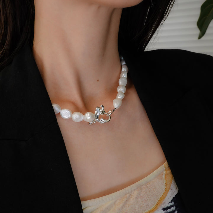 BAROQUE PEARL LEAF CLASSICAL NECKLACE