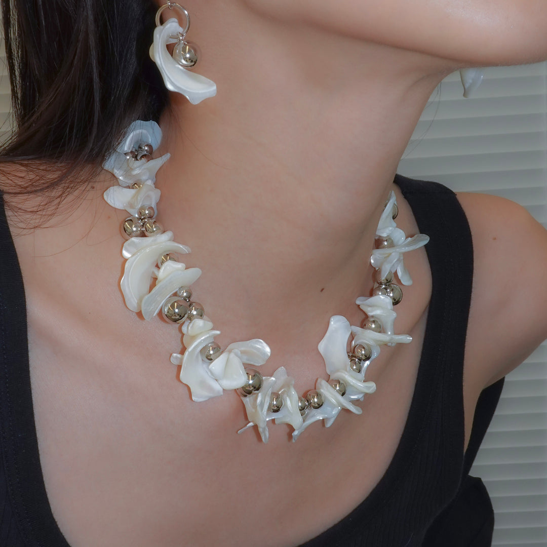 PAULA CHOKER