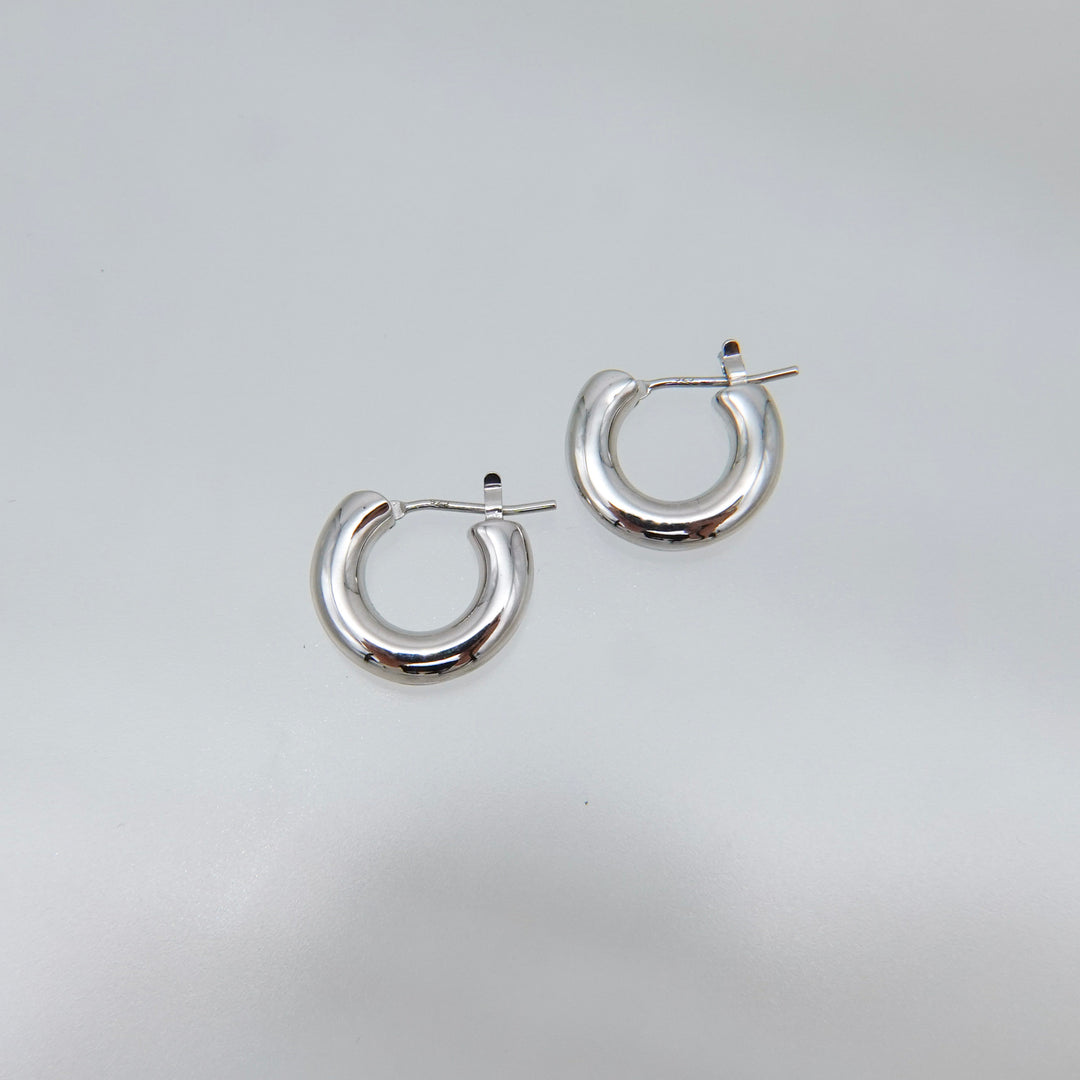 Silver pierced earrings SMA18ピアス