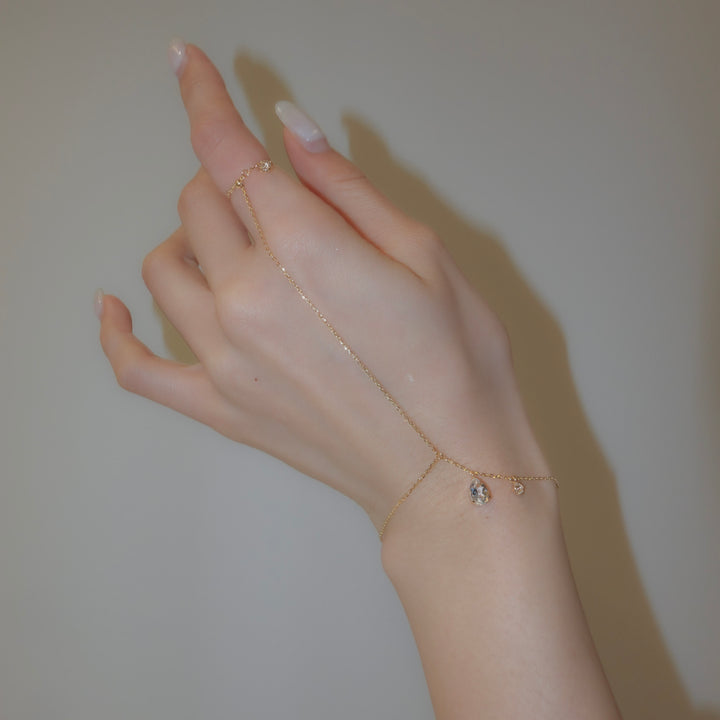 FALLING DEW HAND BRACELET