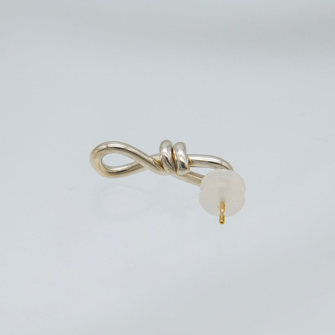 THREADS Silver Knot Pierced Earrings