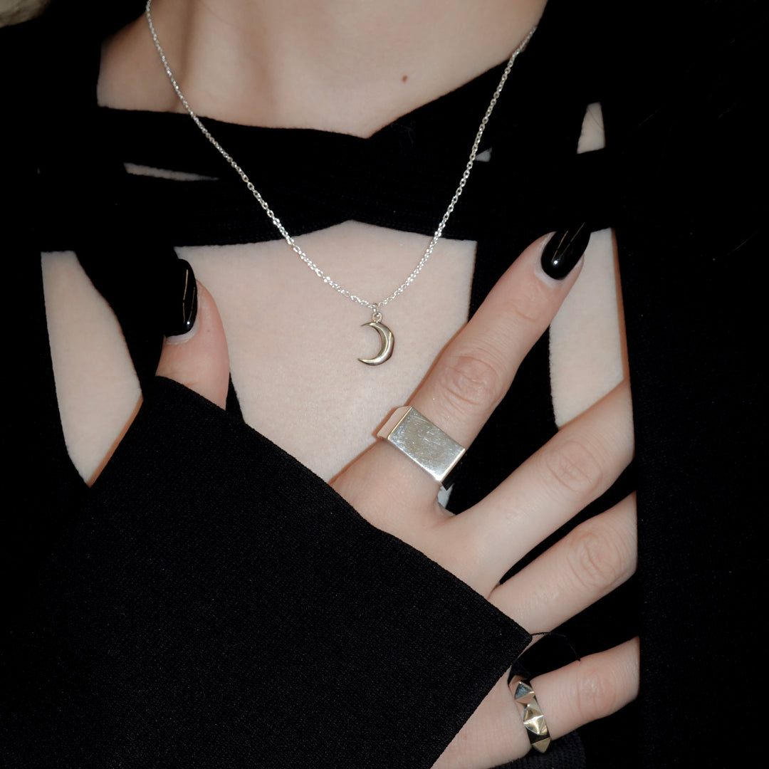 "Moon" charm necklace (SILVER)
