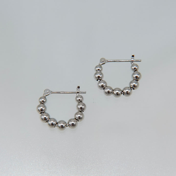 シルバー ボール フープ ピアス