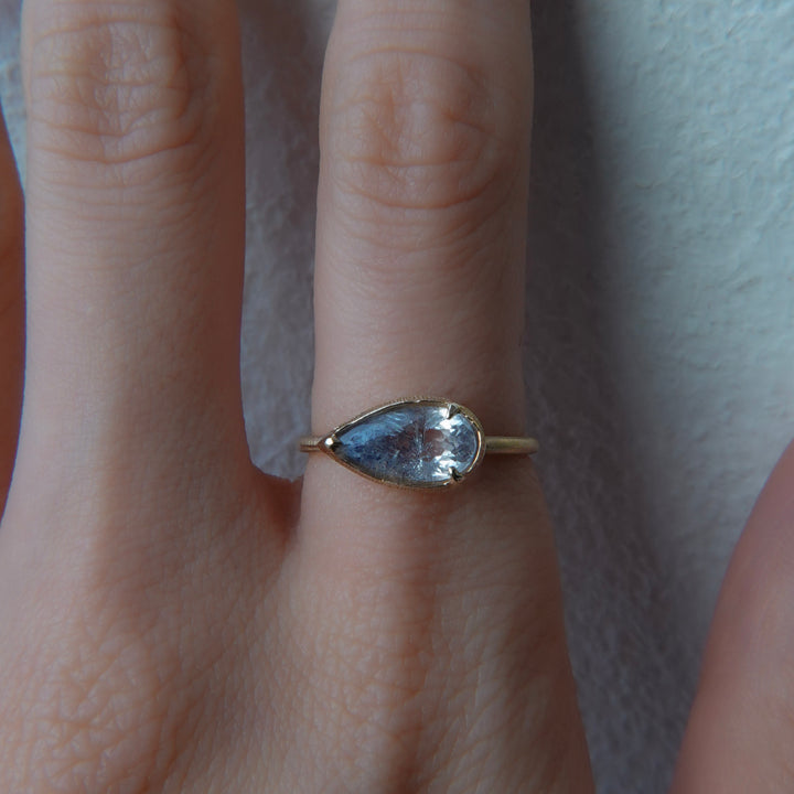 1914_Dumortierite in Quartz