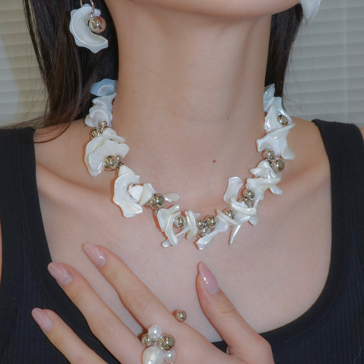 PAULA CHOKER