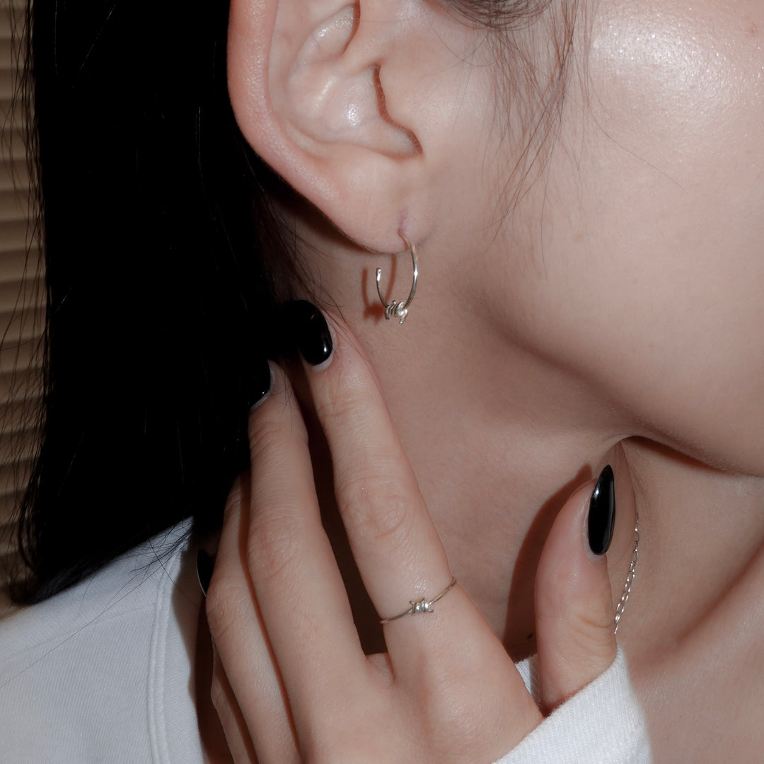 有刺鉄線ピアス