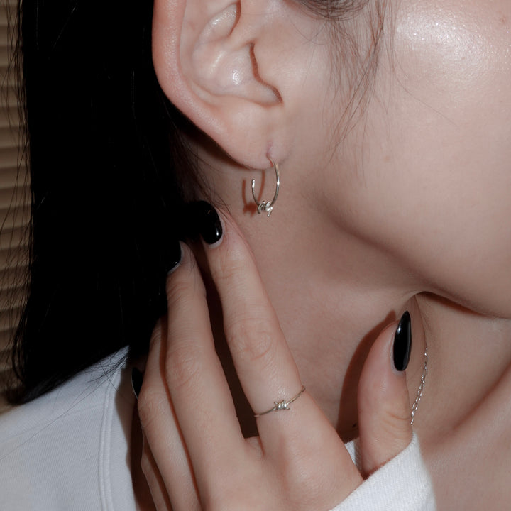 有刺鉄線ピアス