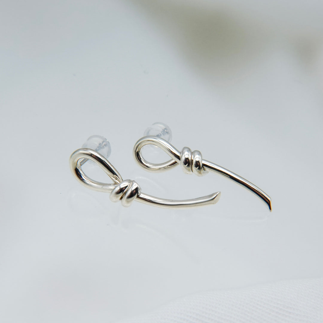 THREADS Silver Fishhook Pierced Earrings