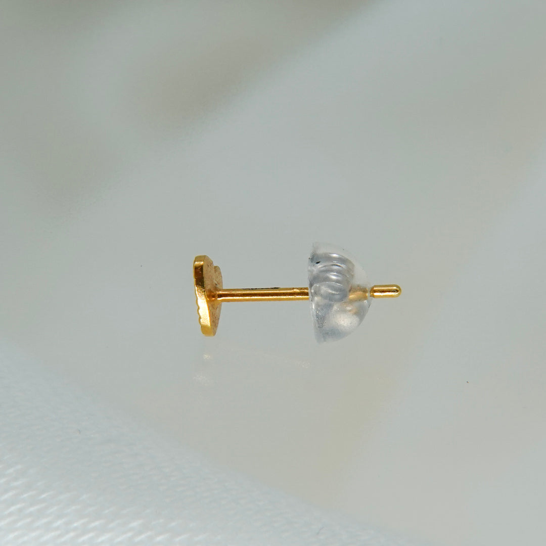 YU-KIN TINY HEAT EARRINGS