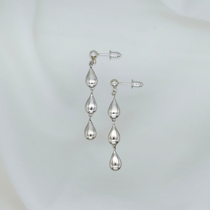 Poise earring