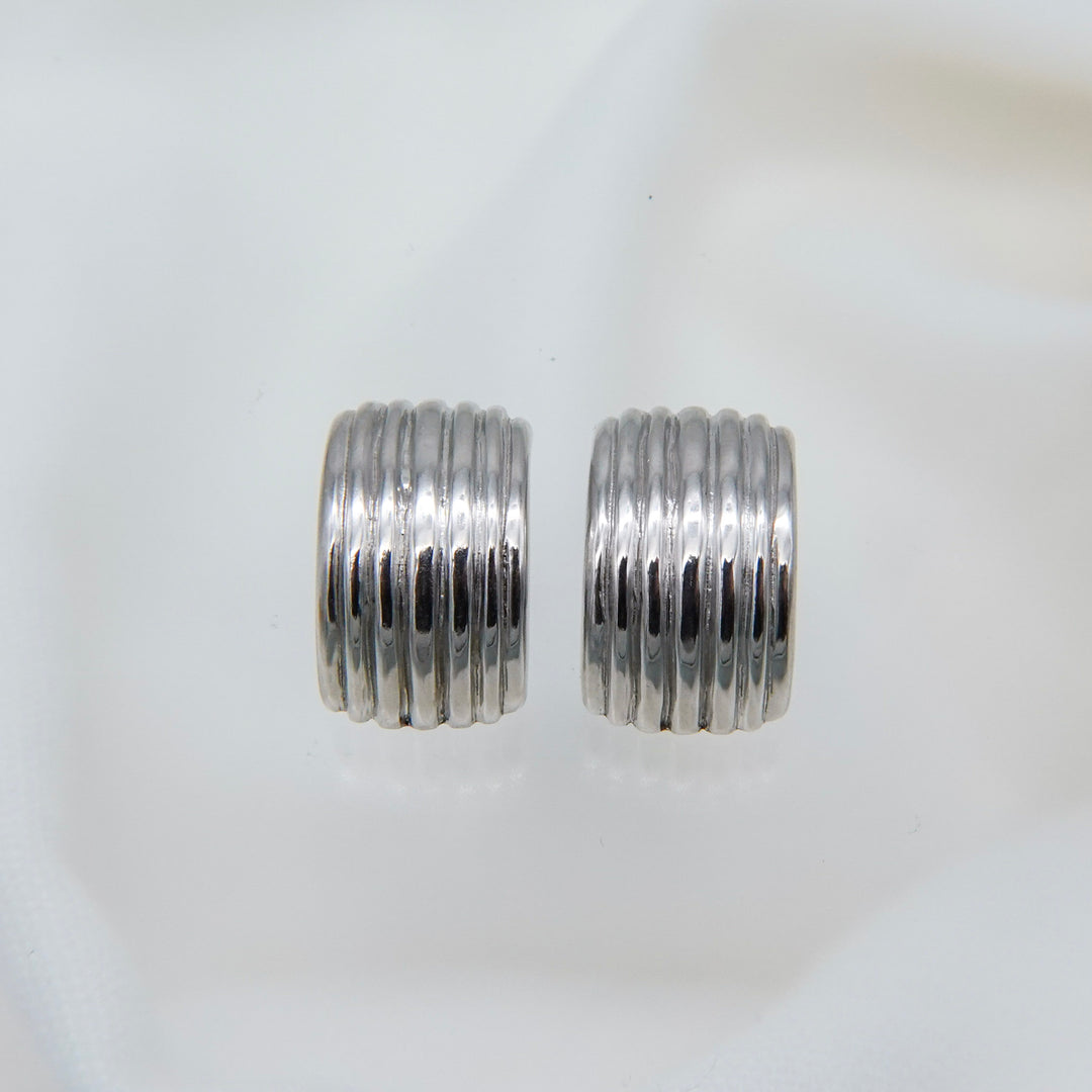 Chunky line curve earrings