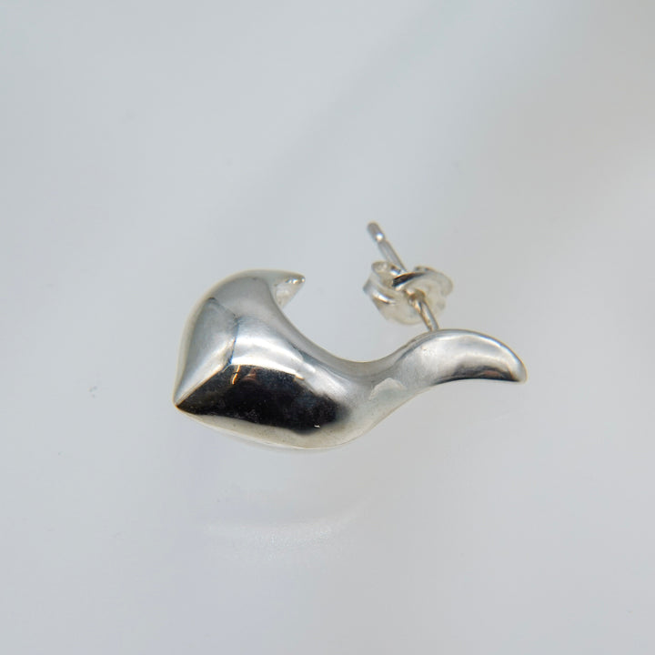 KĀNTI / Fang earring