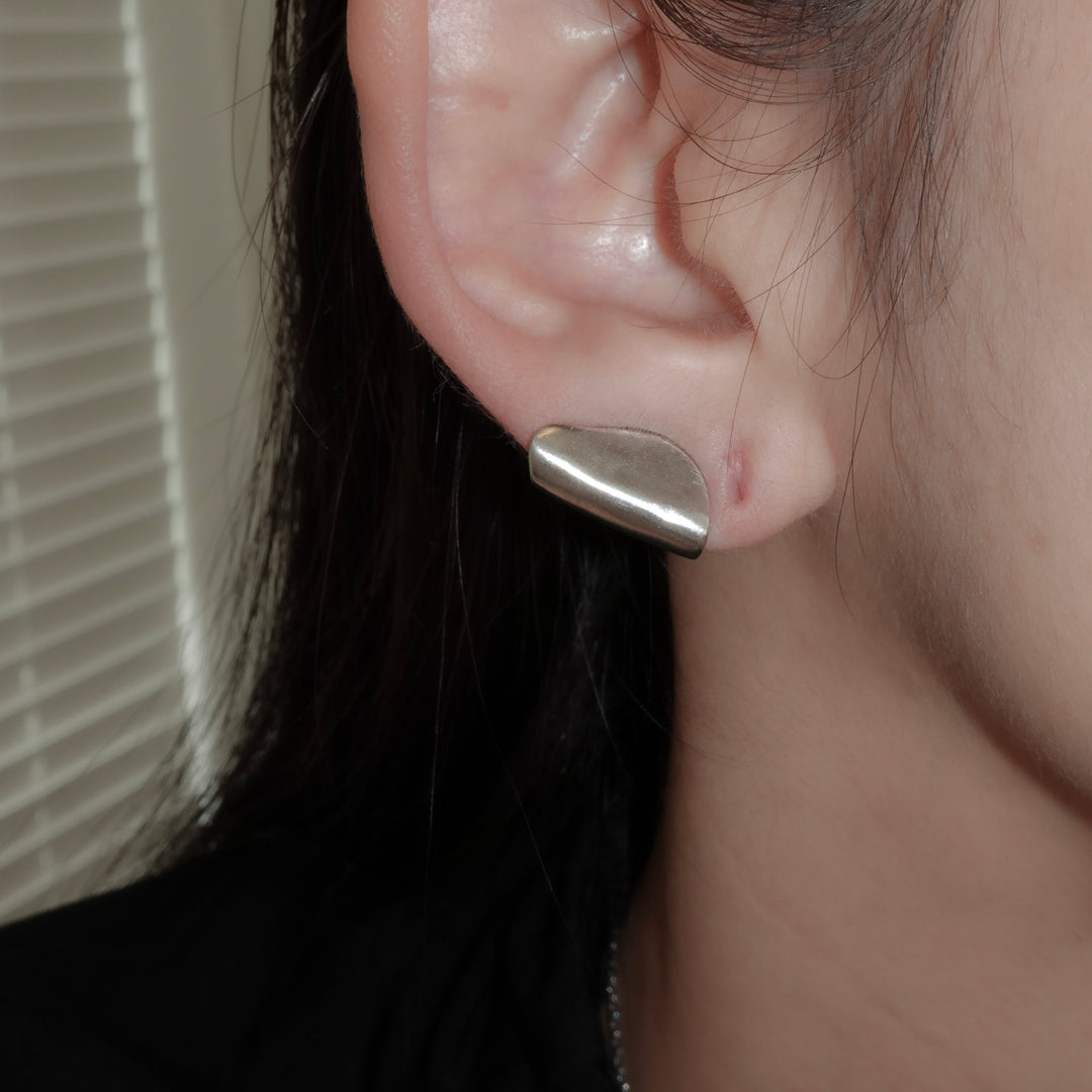 Fragment M earring