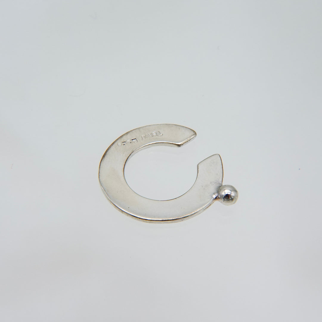 Logo "C."