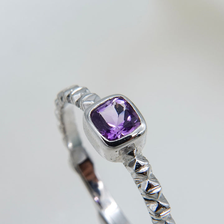 シルバーアメジストフィレンツェ彫りリング