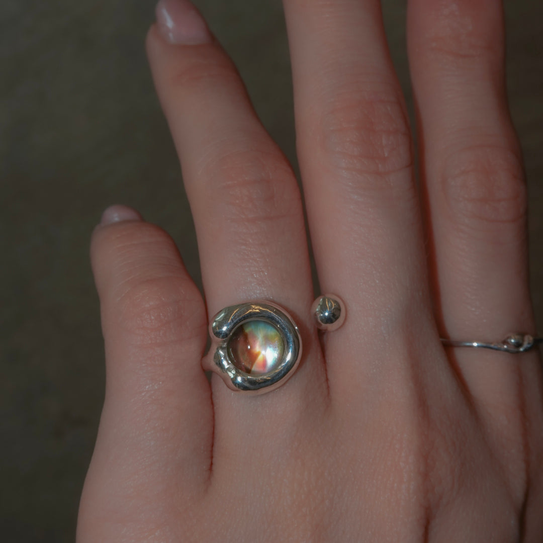 AU stone ring