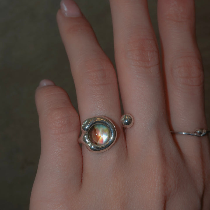 AU stone ring