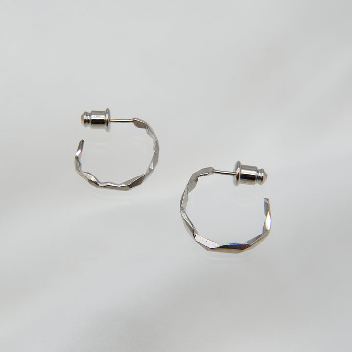 NEUTRAL RING pierced earring M