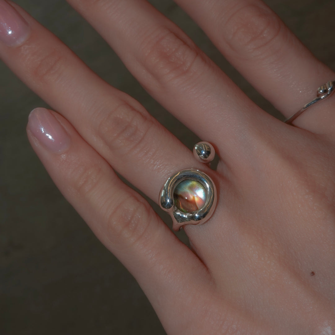 AU stone ring