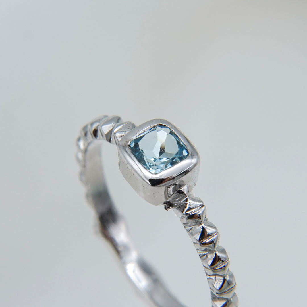 シルバーブルートパーズフィレンツェ彫りリング