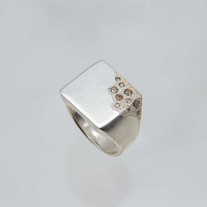 Hii Ring (Brown)