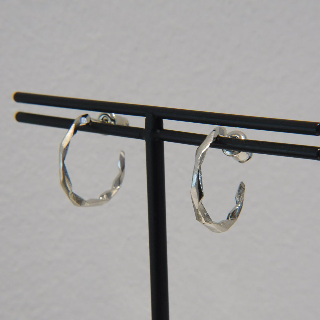 NEUTRAL RING pierced earring M