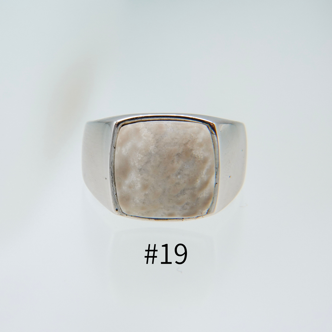 Bumble bee Signet Ring