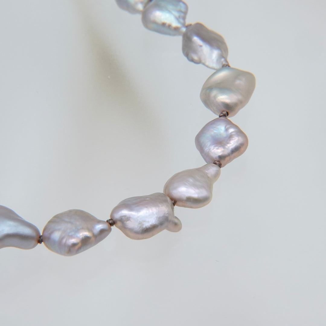 Ball Chain Bracelet / Grey Keshi Pearl