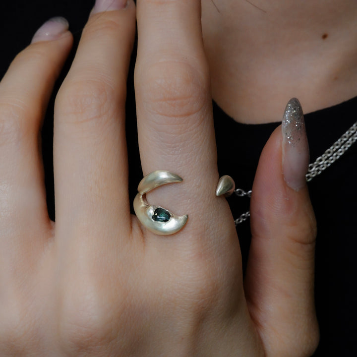 KÃNTI / Thorn Nectar (Teal Blue Sapphire)