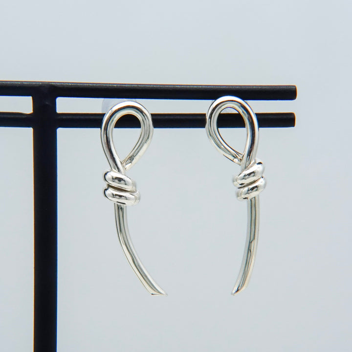THREADS Silver Fishhook Pierced Earrings