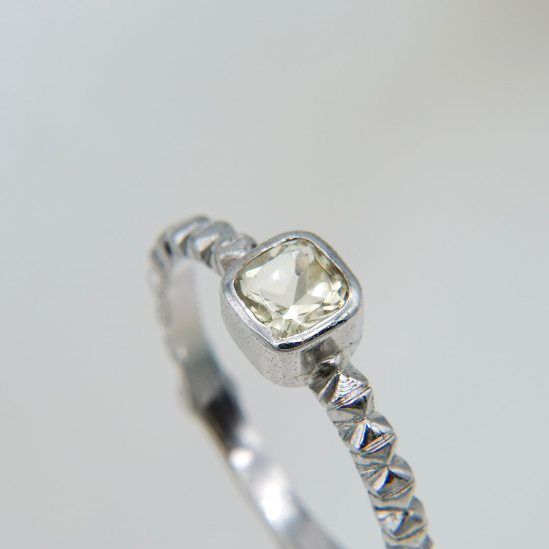 シルバーレモンクオーツフィレンツェ彫りリング