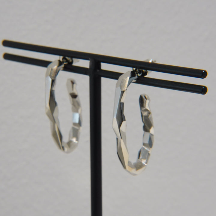 NEUTRAL RING pierced earring L