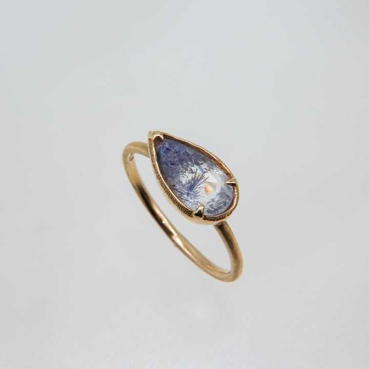 1914_Dumortierite in Quartz