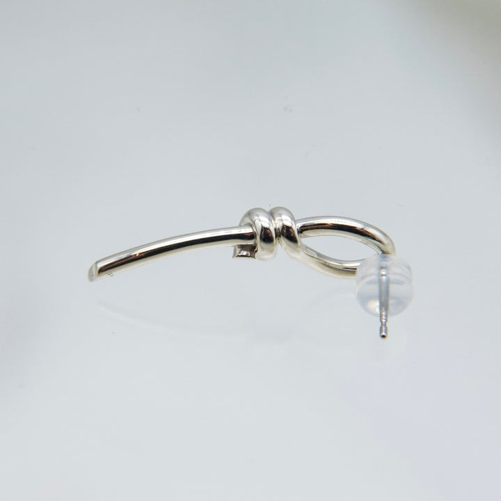 THREADS Silver Fishhook Pierced Earrings