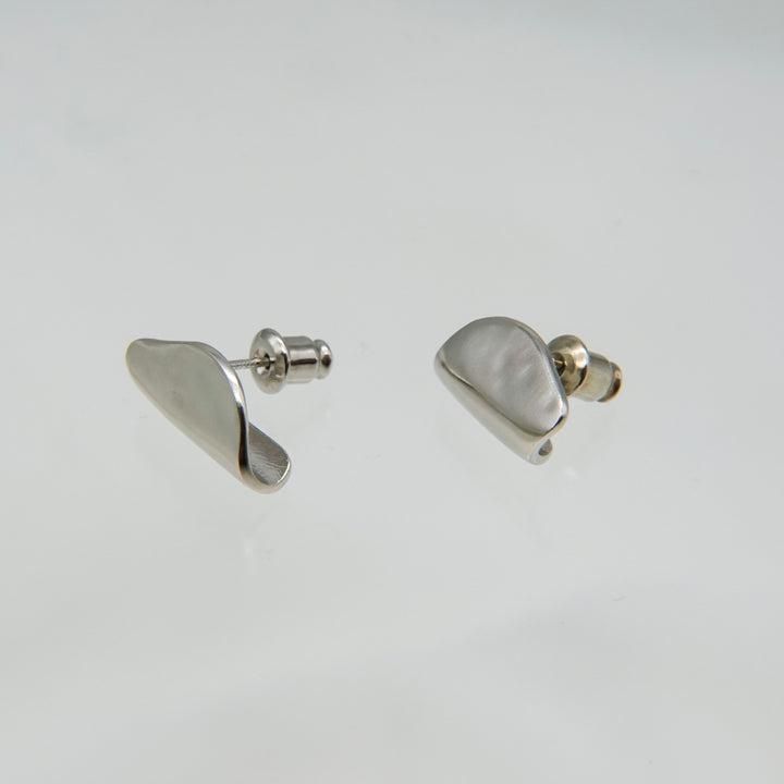 Fragment M pierced earring