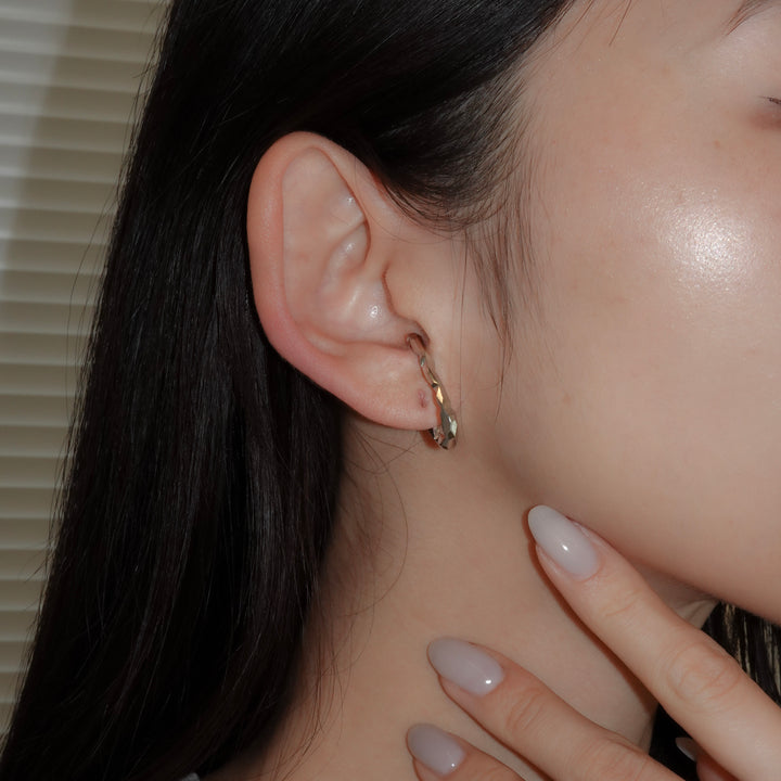 Neutral L earcuff