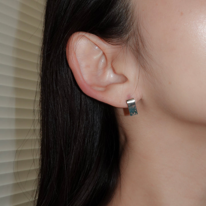 HASAMU pierced earrings gemstone square