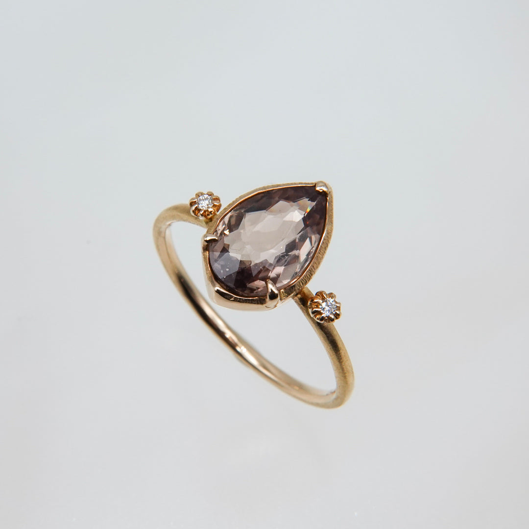 1764_Zultanite(diaspore)